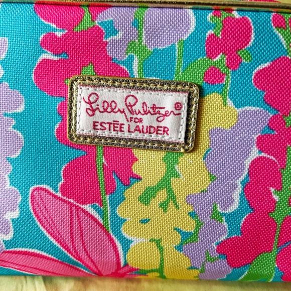 7 LIPSTICKS & LILLY PULITZER COSMETIC BAG, KAT VON D, FENTY BEAUTY, NEW NEVER - Picture 2 of 6